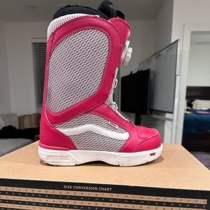Vans Women Snowboard Boots